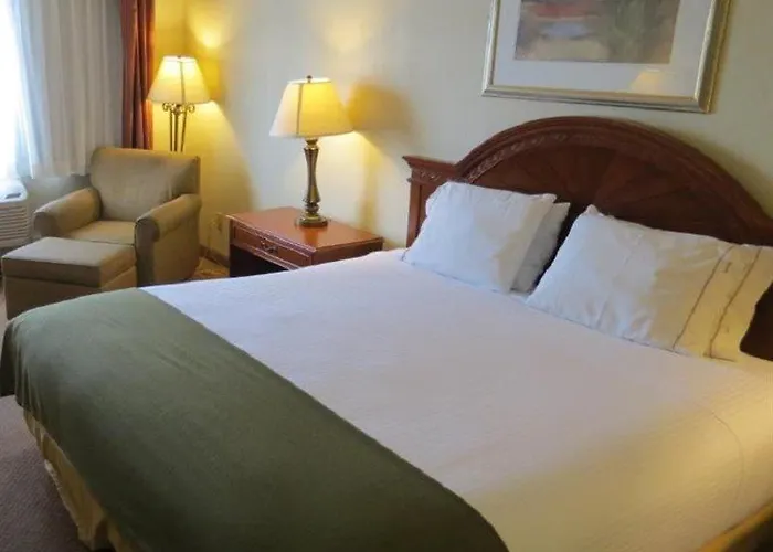 Baymont & By Wyndham Hotel 2*