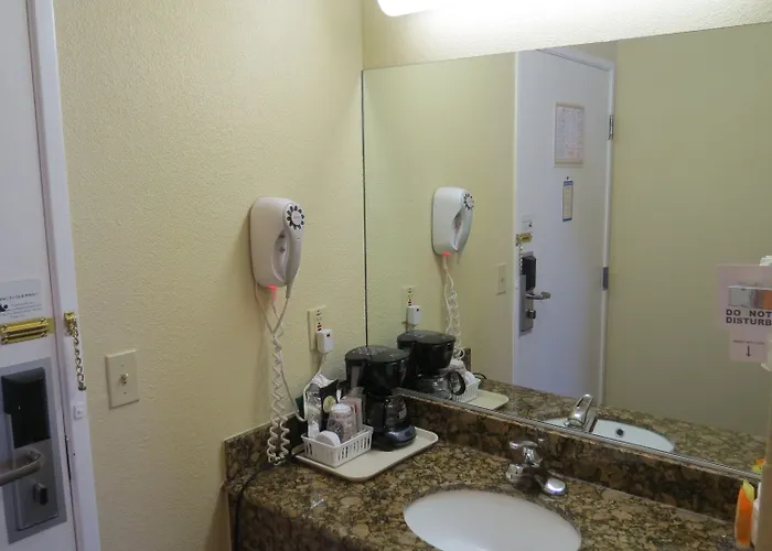 Baymont & By Wyndham 2* Holbrook