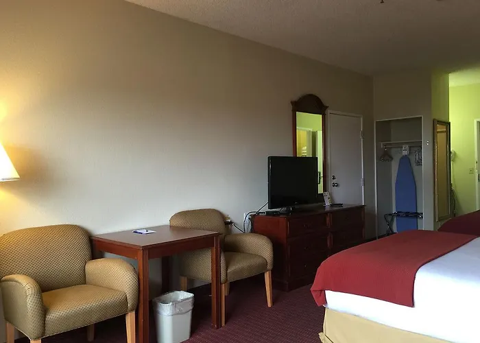 Hotel Baymont & By Wyndham 2*